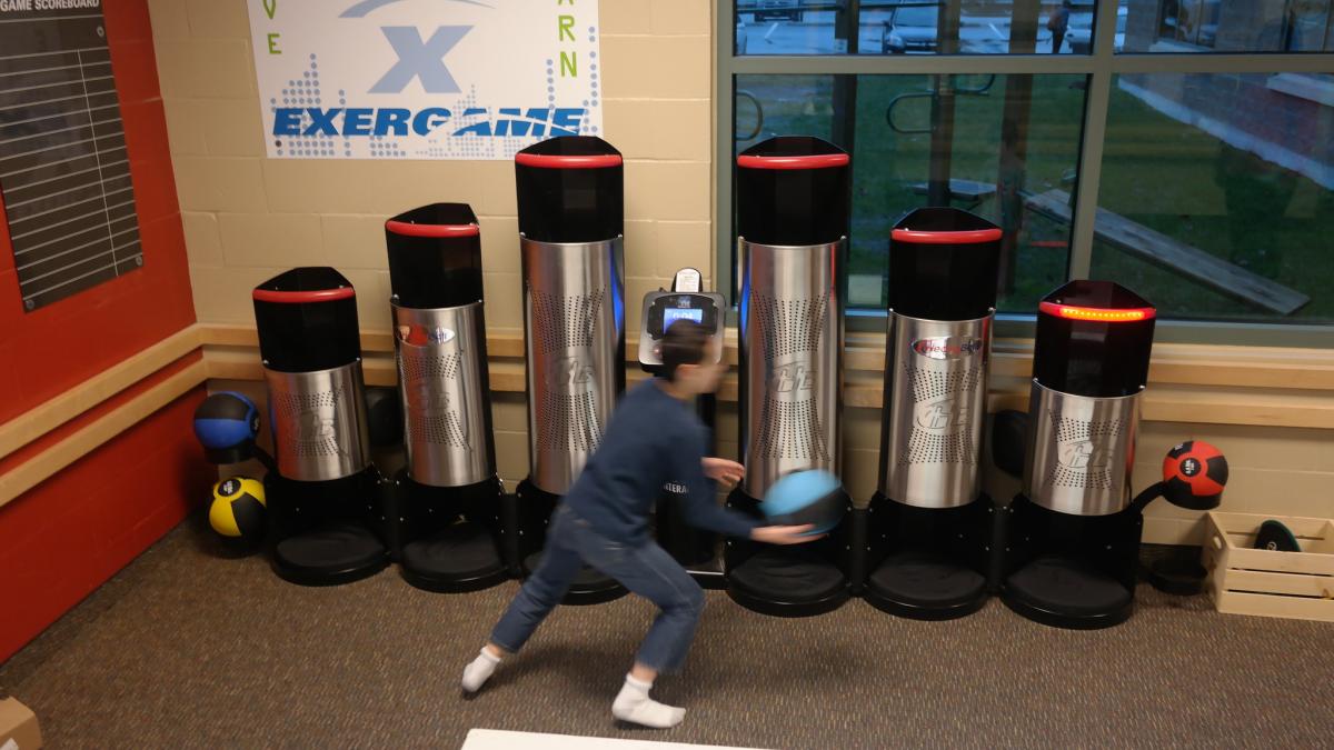 fit-interactive-heavy-ball-training-system-n04-young-male-exergame-fitness-v2