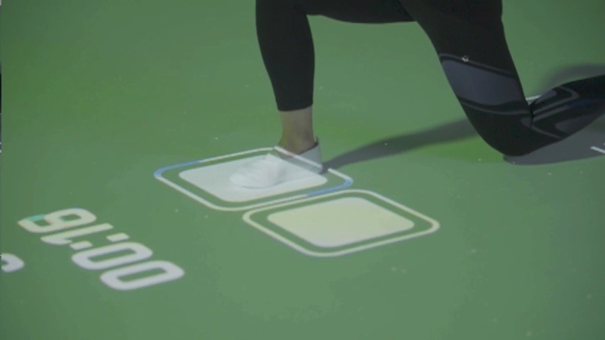 DIDIM 19 twohands-interactive-didim-v053801-i17-didim-smart-playground-young-female-playing