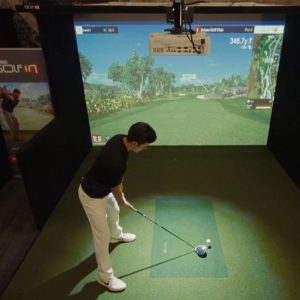 golfin idra golf simulator launch monitor rentals young male player v1 600x600 1